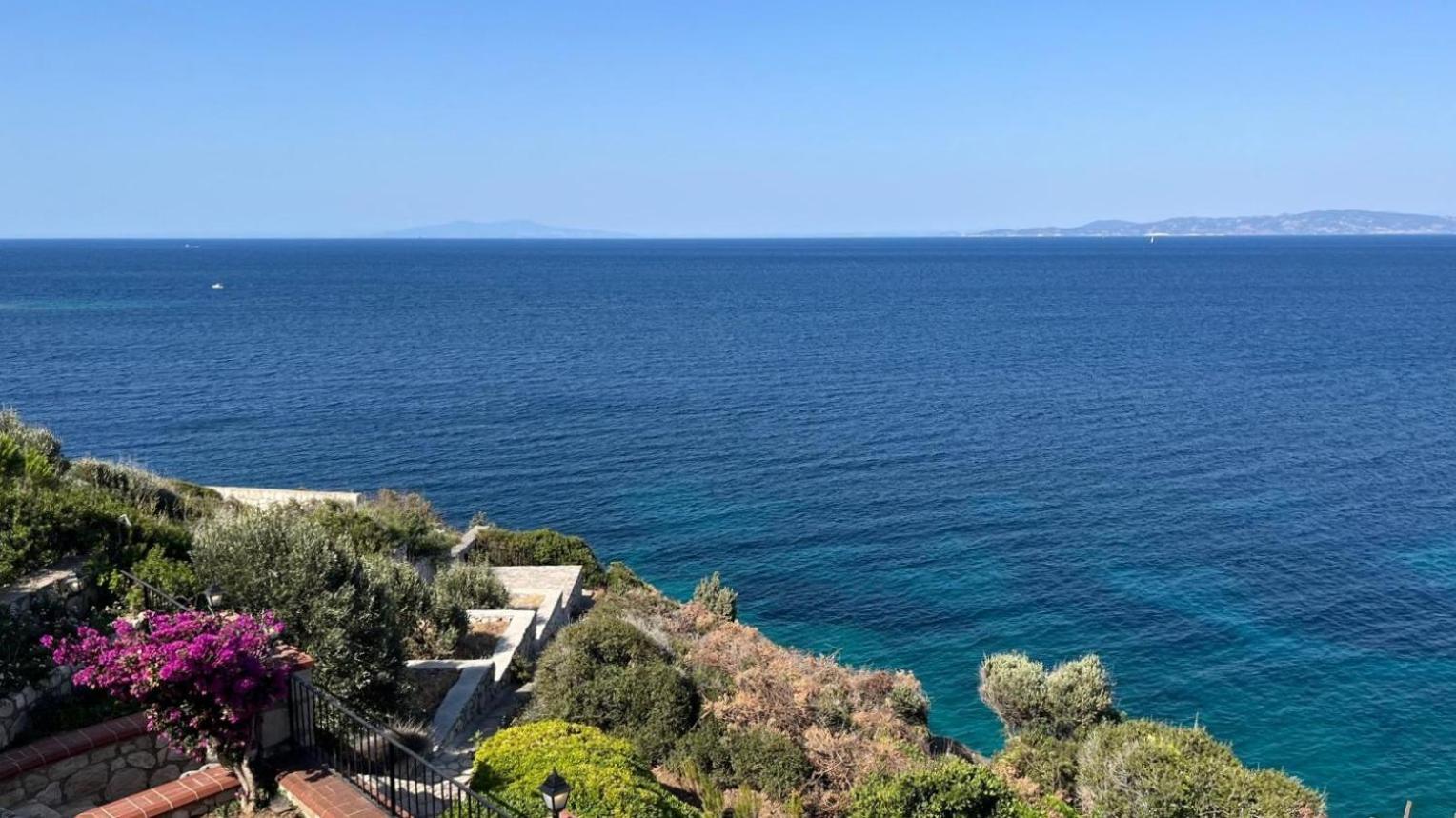 Nergis Hotel Karaburun  Exteriör bild