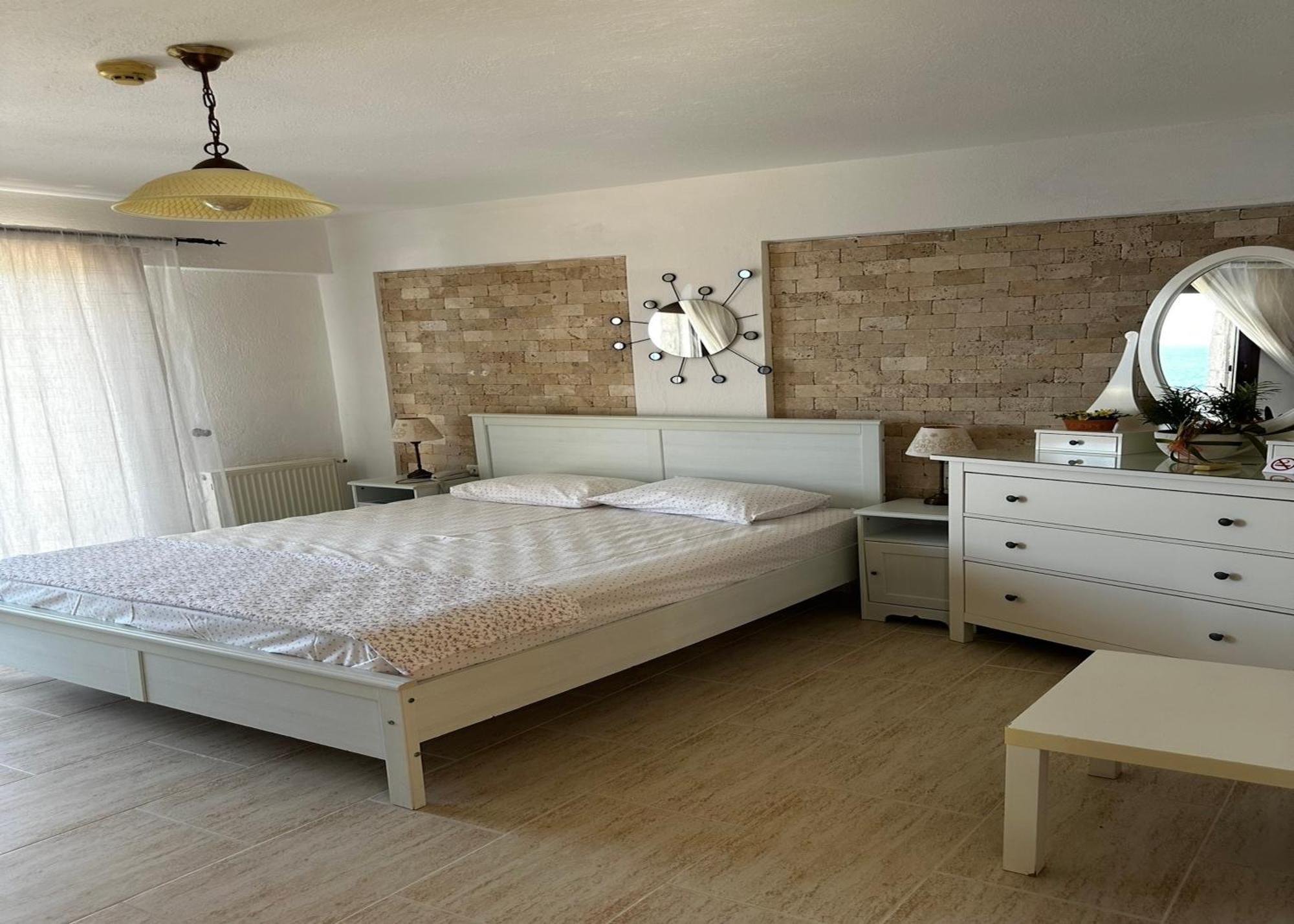 Nergis Hotel Karaburun  Exteriör bild