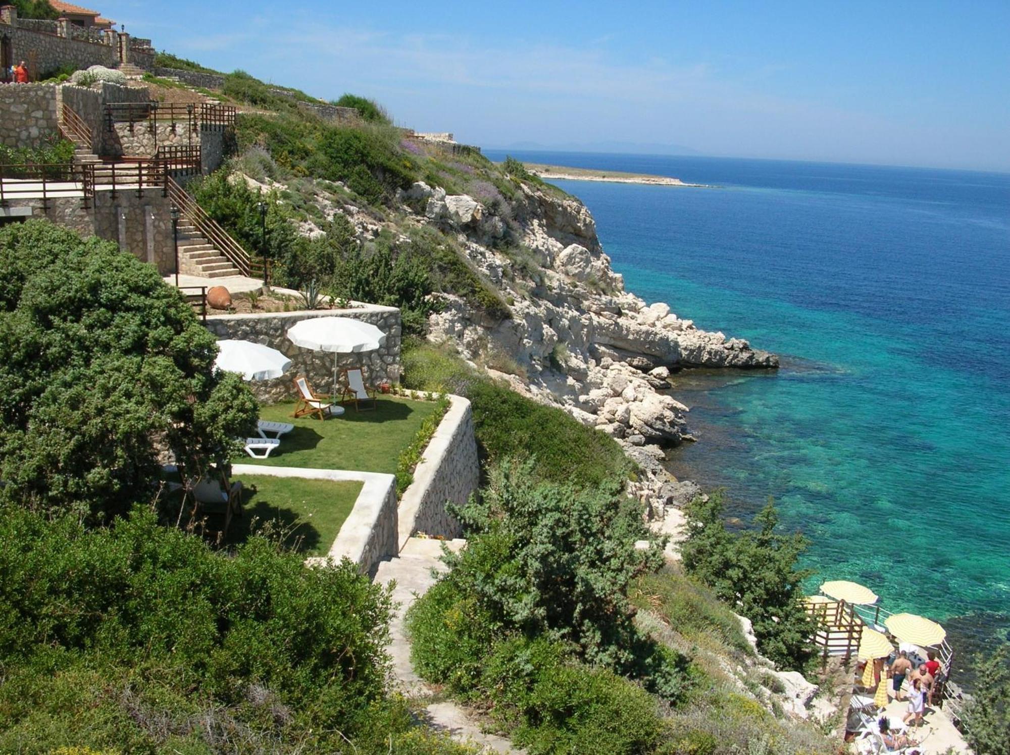 Nergis Hotel Karaburun  Exteriör bild