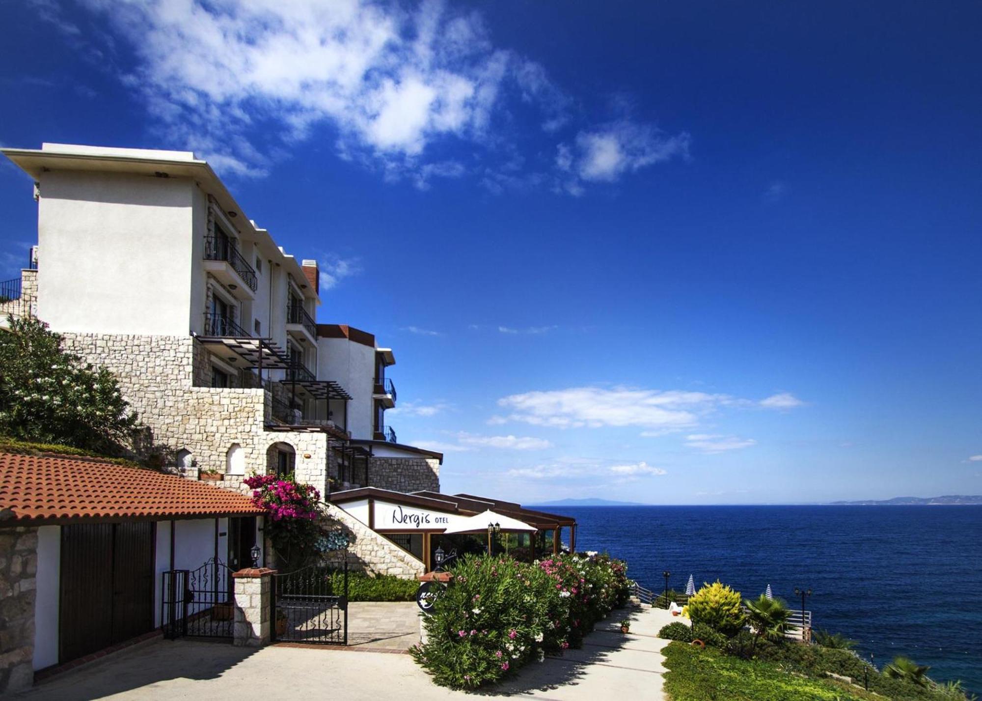 Nergis Hotel Karaburun  Exteriör bild