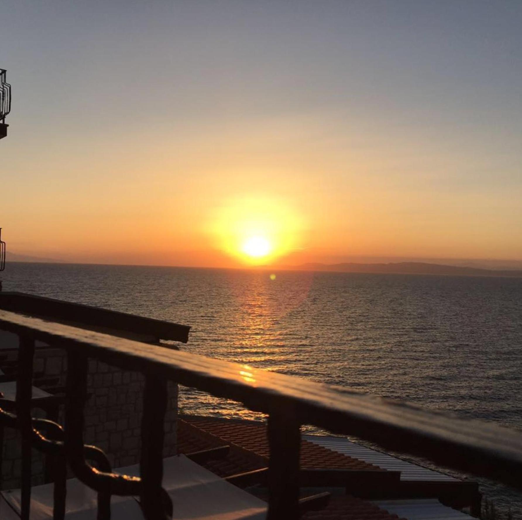 Nergis Hotel Karaburun  Exteriör bild