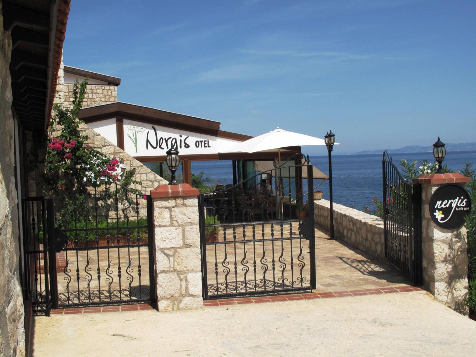 Nergis Hotel Karaburun  Exteriör bild