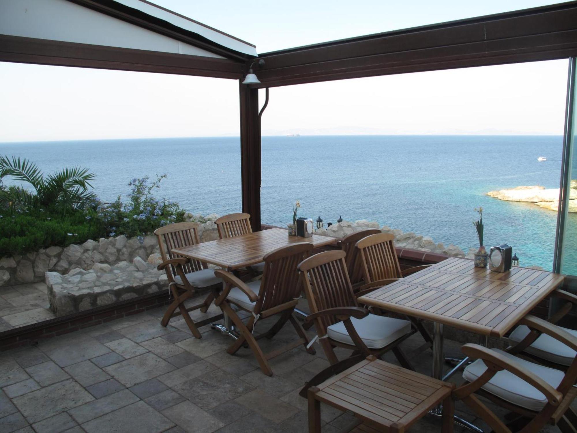 Nergis Hotel Karaburun  Exteriör bild