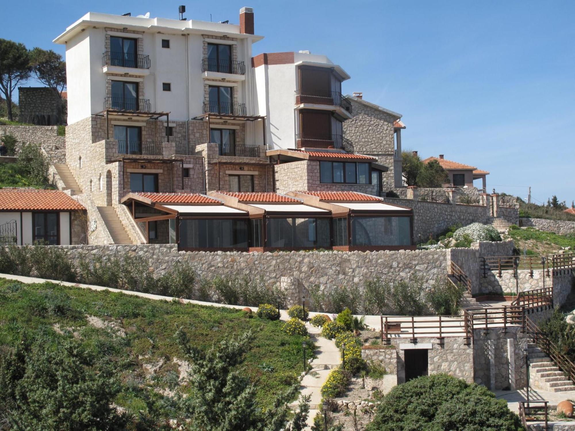 Nergis Hotel Karaburun  Exteriör bild