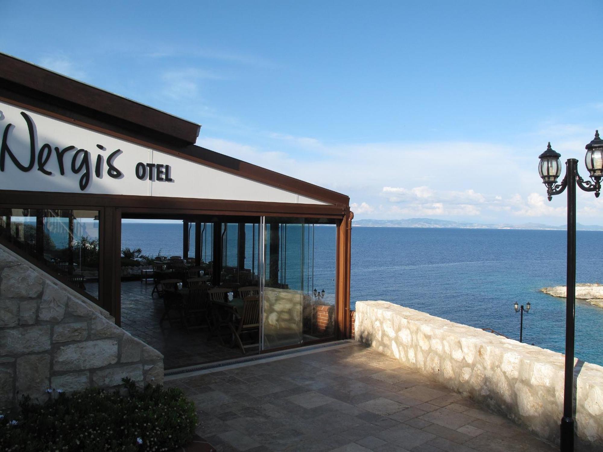 Nergis Hotel Karaburun  Exteriör bild
